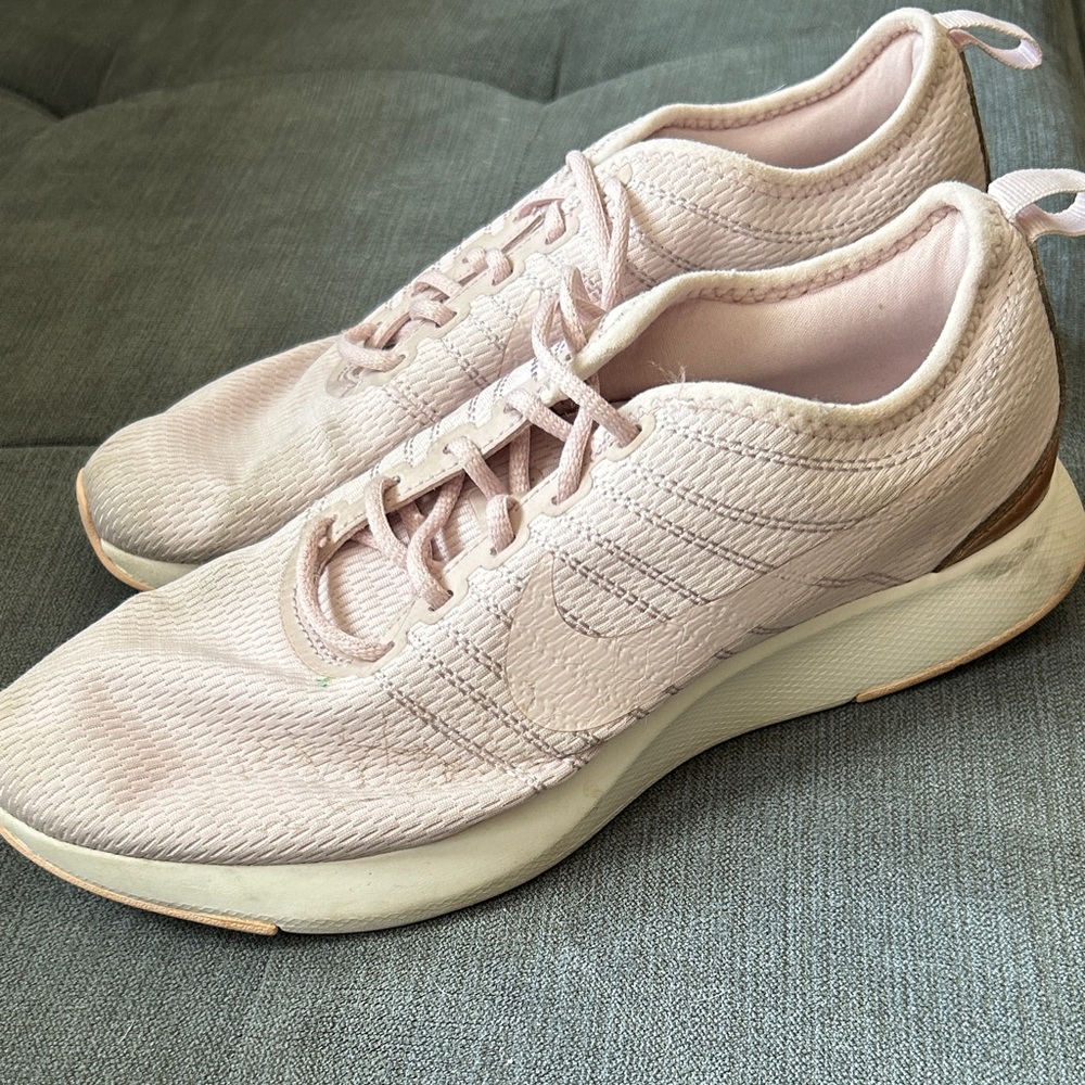 Nike Women’s Pale Pink Athletic Sneakers